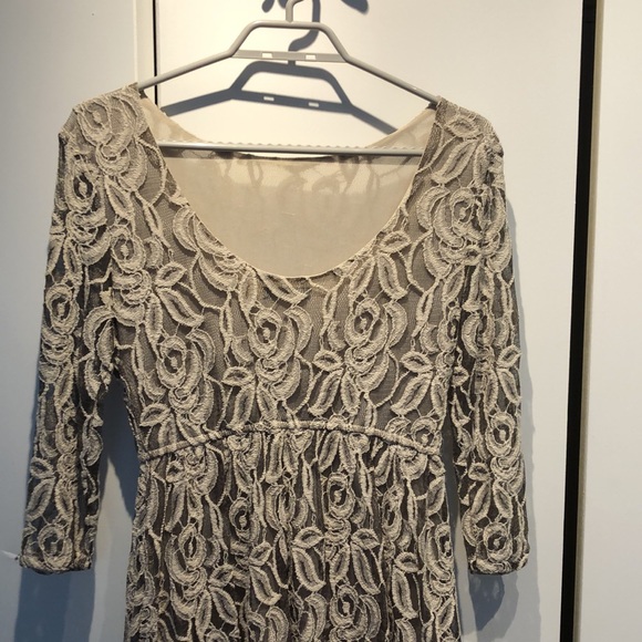 Lace dress - Picture 4 of 5